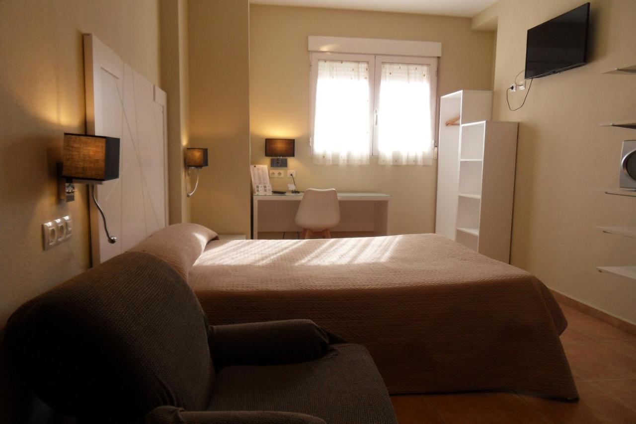 Hostal El Estudio Almansa Esterno foto