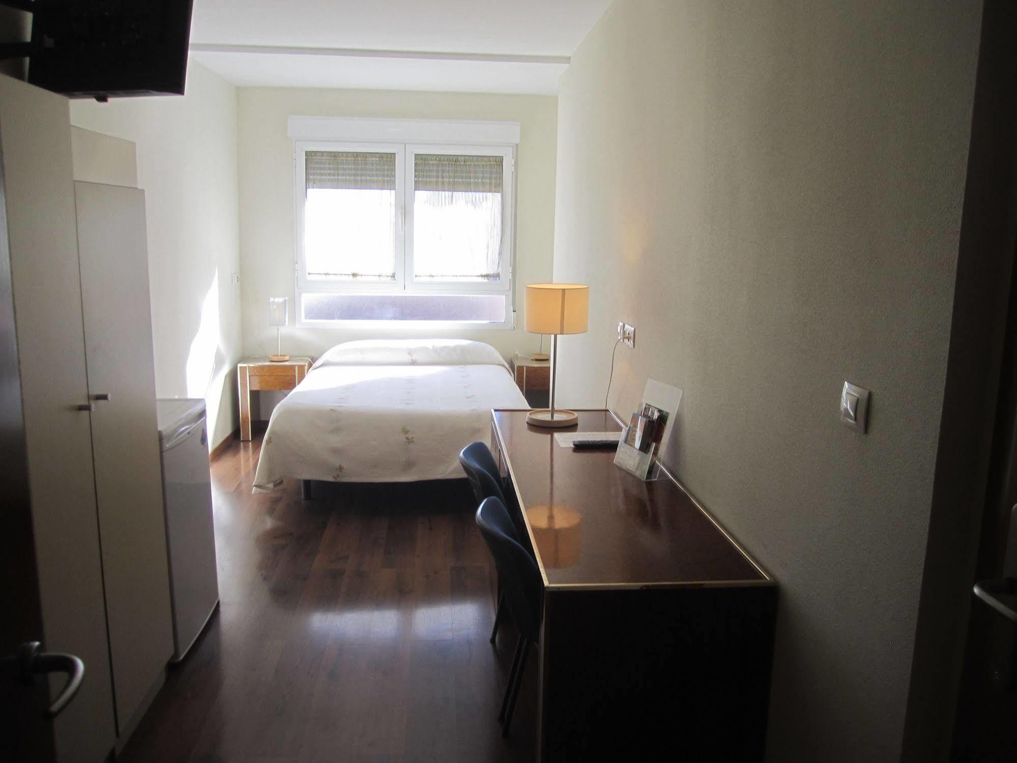 Hostal El Estudio Almansa Esterno foto